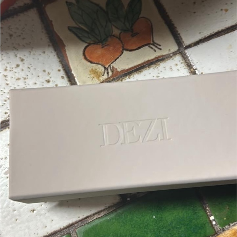 NEW | Dezi Gold 6ft Sunglasses